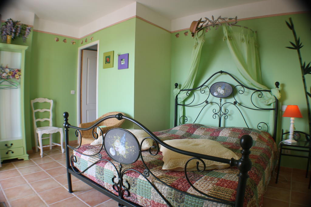 Mas De Courreges Hotel Saint-Hippolyte-du-Fort Habitación foto